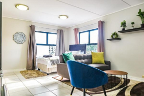 Insaka's 2 Greenlee Apartment - Greenlee Lifestyle Centre, Sandton